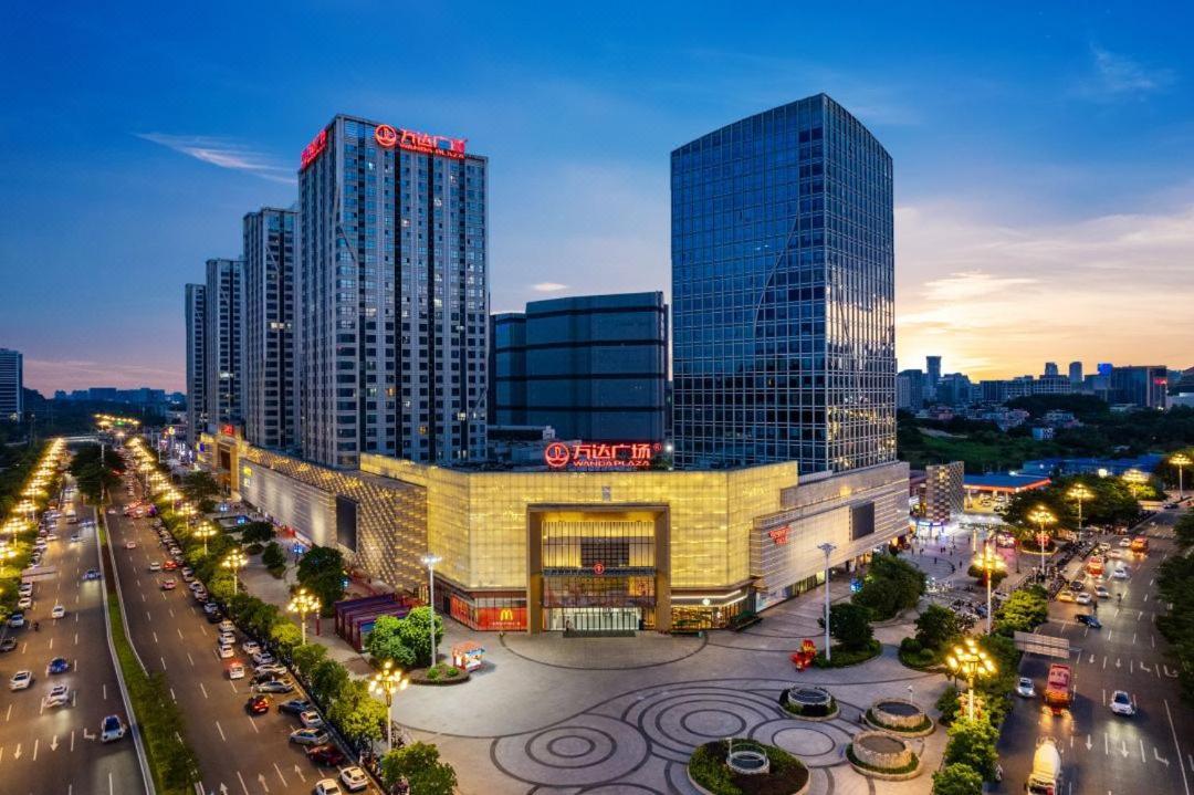 Livetour Hotel Luogang Wanda Plaza Cantón Exterior foto